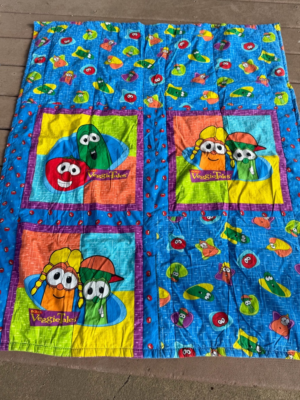 VTG 90s VeggieTales fabric panel Kids Quilt. Bob the tomato, Larry the cucumber.